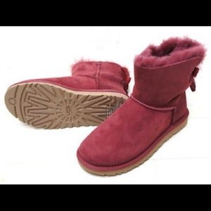 LIKE NEW- UGG Mini Bailey Bow Boots- Size 9